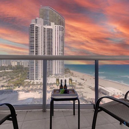 Beachfront Resort - Pool - Ocean View Balcony- Gym マイアミビーチ エクステリア 写真