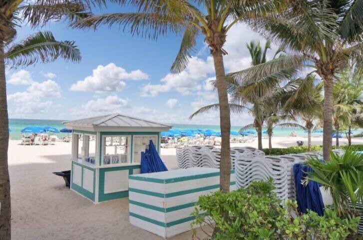 Beachfront Resort - Pool - Ocean View Balcony- Gym マイアミビーチ エクステリア 写真