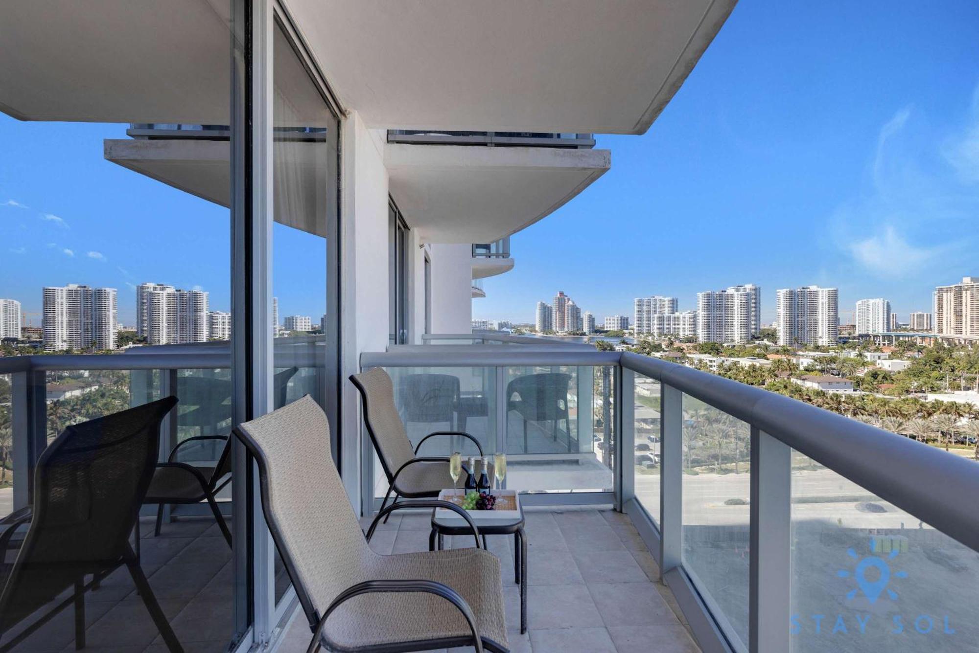 Beachfront Resort - Pool - Ocean View Balcony- Gym マイアミビーチ エクステリア 写真